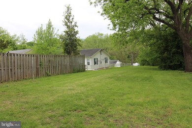 303 N Main St, Edinburg, VA 22824 - photo 4