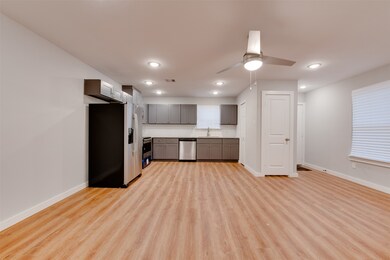 2702 Reid St unit A, Houston, TX 77026 - photo 7