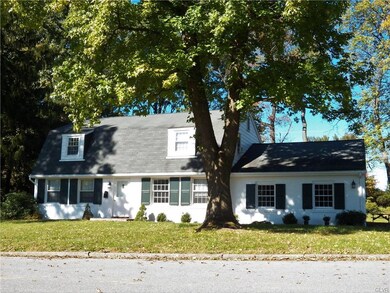 315 Flagstone Dr, Bethlehem, PA 18017 - photo 2