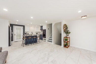 684 Westbriar Ct, Columbus, OH 43228 - photo 5