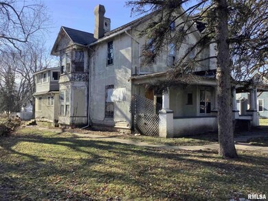 2311 W 3rd St, Davenport, IA 52802 - photo 3