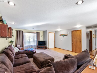 417 SW 9th Ave, Canby, OR 97013 - photo 5