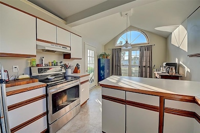 4300 Westchester Dr NE unit D, Cedar Rapids, IA 52402 - photo 7