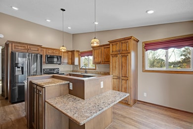 1366 Arden View Dr, New Brighton, MN 55112 - photo 4