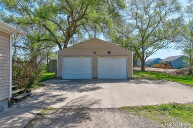 6-web-or-mls-2246-64th-ave