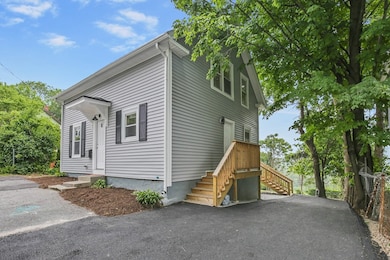 8 Whittier St, Worcester, MA 01605 - photo 2