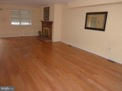 632 Coates Ln unit E4, King of Prussia, PA 19406 - photo 2