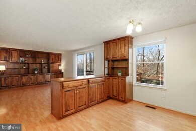 7667 Summerhill Ct, Lorton, VA 22079 - photo 4