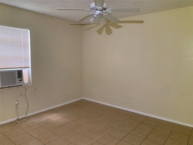14031 Garber Ln unit 2, Houston, TX 77015 - photo 6