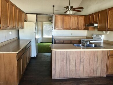 SECRETARIAT KITCHEN