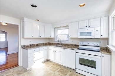 8 Pine St unit 1, Peabody, MA 01960 - photo 5