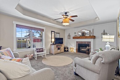 2) 37881-65566b2e84eaa