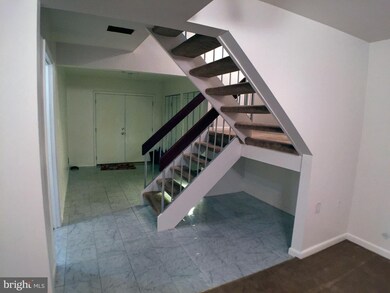 9527 Barcellona Ct, Fairfax, VA 22031 - photo 2