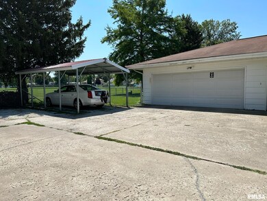 8 Eisenhower Dr, Jacksonville, IL 62650 - photo 3