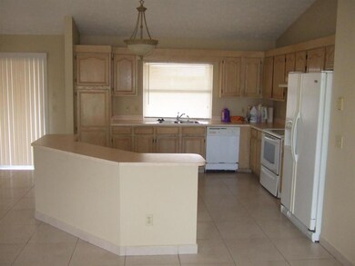 940 SW Abingdon Ave - Listing Pics (3)