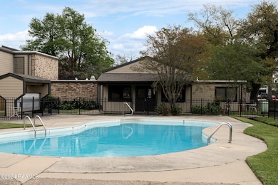 1020 W McNeese St unit 10, Lake Charles, LA 70605 - photo 4