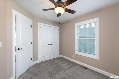 5017 Leprechaun Dr, Davenport, IA 52807 - photo 6
