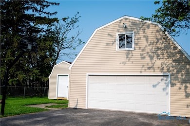Garage/Shed