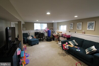 49 Brooktree Rd, East Windsor, NJ 08520 - photo 3