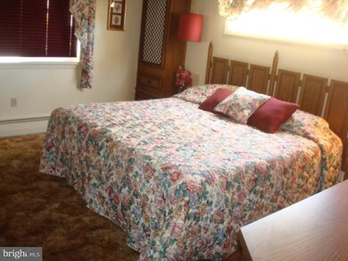 411 N Lehigh St, Tamaqua, PA 18252 - photo 6