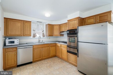 2412 Olcott Ave, Ardmore, PA 19003 - photo 6