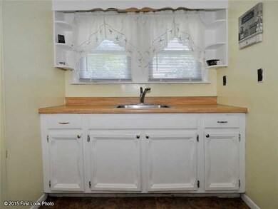 63 Austin St, Wakefield, RI 02879 - photo 7