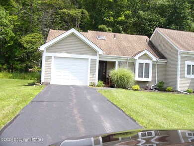 119 Duck Hollow Cir, Stroudsburg, PA 18360 - photo 3