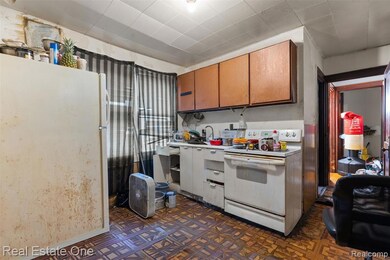 19151 Hoyt St, Detroit, MI 48205 - photo 6