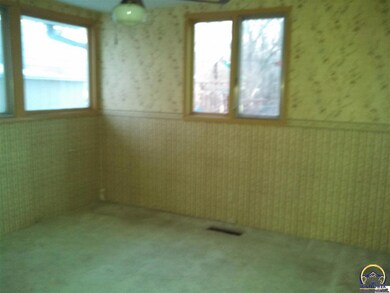 1400 SW Clontarf St, Topeka, KS 66611 - photo 5