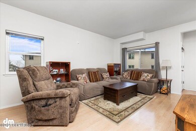 06-Living Room-DW-7916