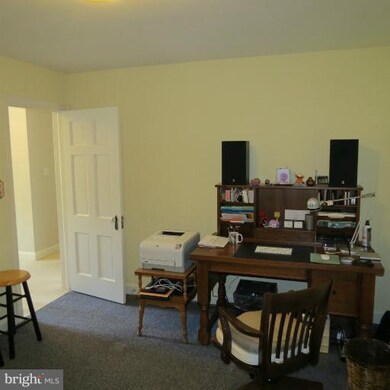 6713 Annan Dr, Bethesda, MD 20816 - photo 7