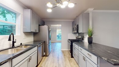 3914 Southmore Cir, Houston, TX 77004 - photo 5