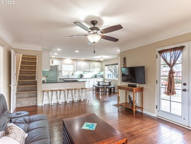 8105 N Fenwick Ave, Portland, OR 97217 - photo 4