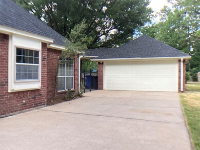 514 Mackintosh Dr, Magnolia, TX 77354 - photo 2