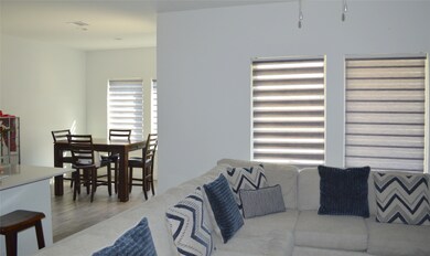 14258 Wonder Lake Ln, Shenandoah, TX 77384 - photo 4