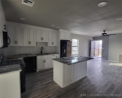 715 S 41st West Ave unit A, Tulsa, OK 74127 - photo 2