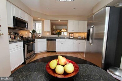 1330 Wedgewood Manor Way, Reston, VA 20194 - photo 5