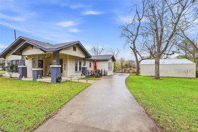 618 Granbury St, Cleburne, TX 76033 - photo 4