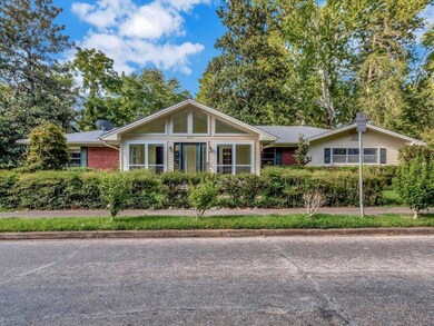 606 E Hospital St, Nacogdoches, TX 75961 - photo 2