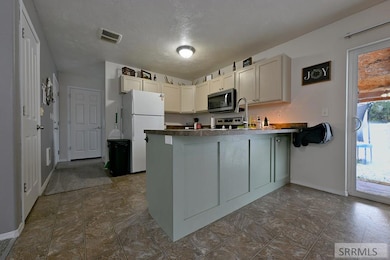 2054 Meppen Dr, Idaho Falls, ID 83401 - photo 4