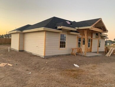 811 Dove St, Alamo, TX 78516 - photo 2