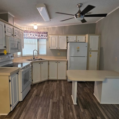 912 Town & Country Blvd, Sebring, FL 33870 - photo 4