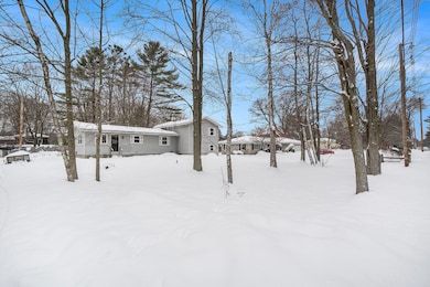 18689 W Spring Lake Rd, Spring Lake, MI 49456 - photo 2