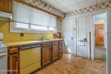 402 Mountain St, Albany, NY 12209 - photo 6