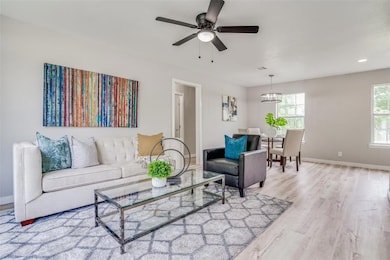 433 Bennie Ln, Grand Prairie, TX 75051 - photo 4