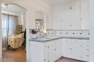 2702S3rdSt-6