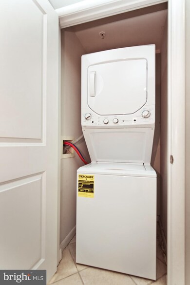 Clarendon 1021 unit 242, Arlington, VA 22201 - photo 4