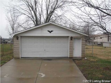 221 C E Smith Rd, Shepherdsville, KY 40165 - photo 4