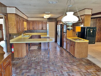 2282 Veterans Blvd, McComb, MS 39648 - photo 5