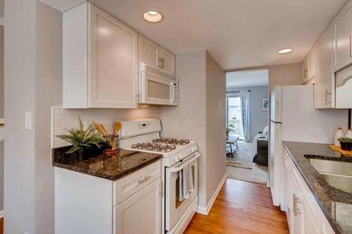 2593 Olde Hill Columbus OH-small-012-10-